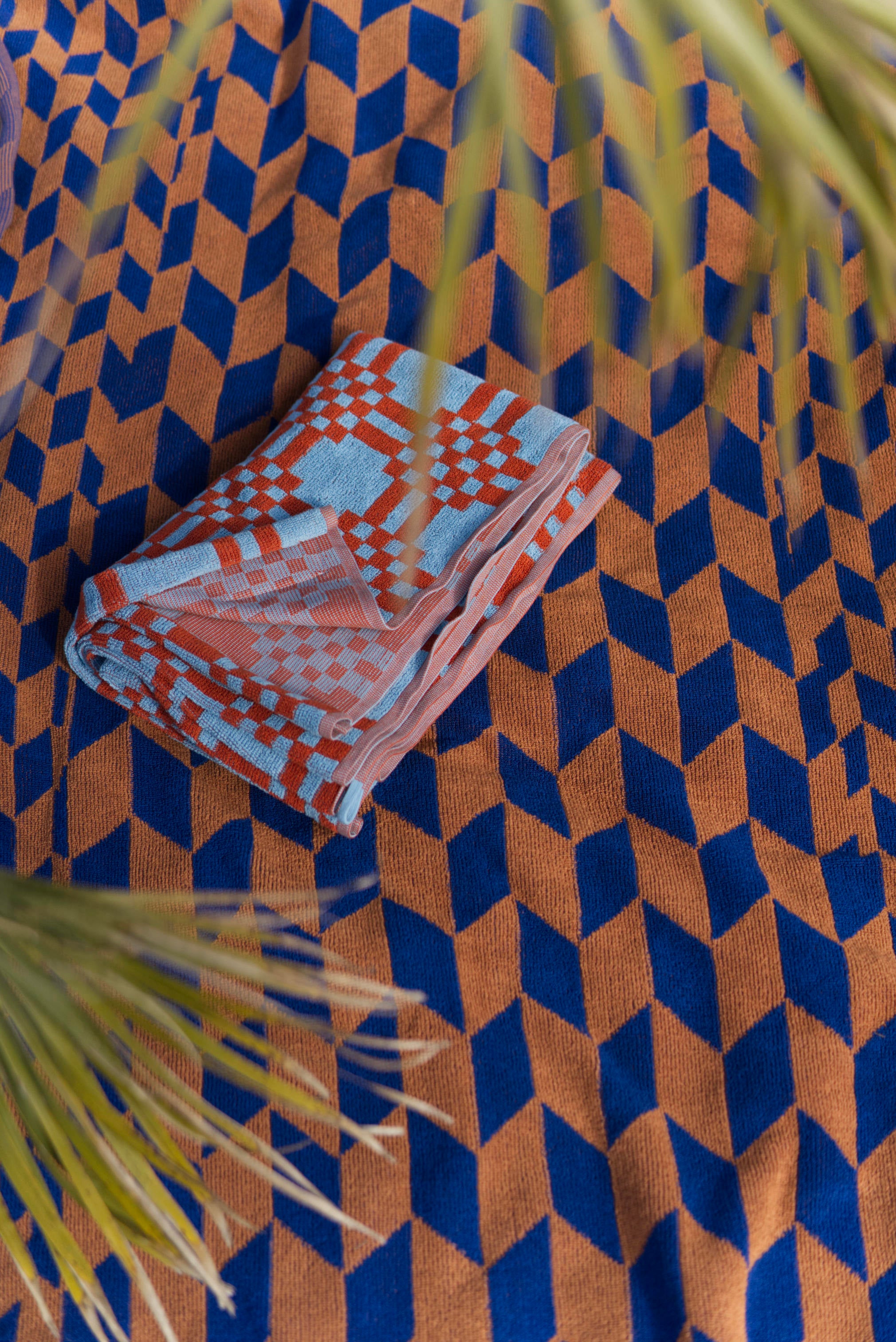 Minimalistic geometric beach towel patterns – towel.studio