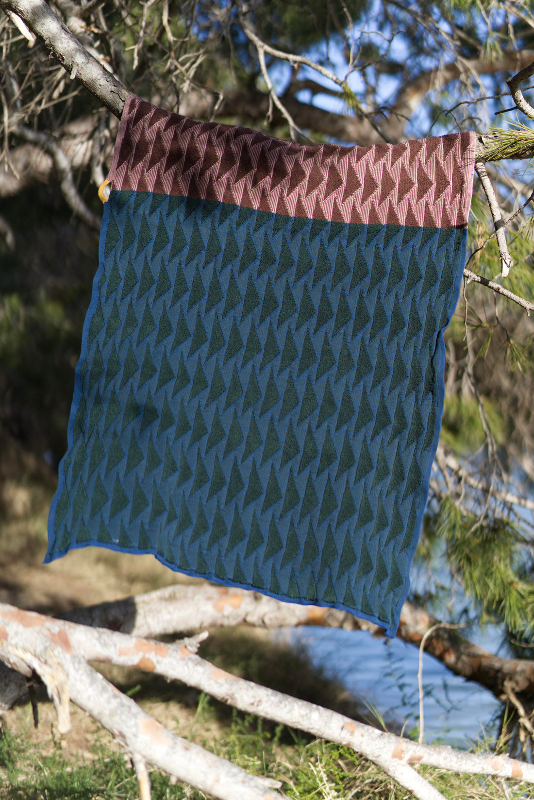 Triangle design towel