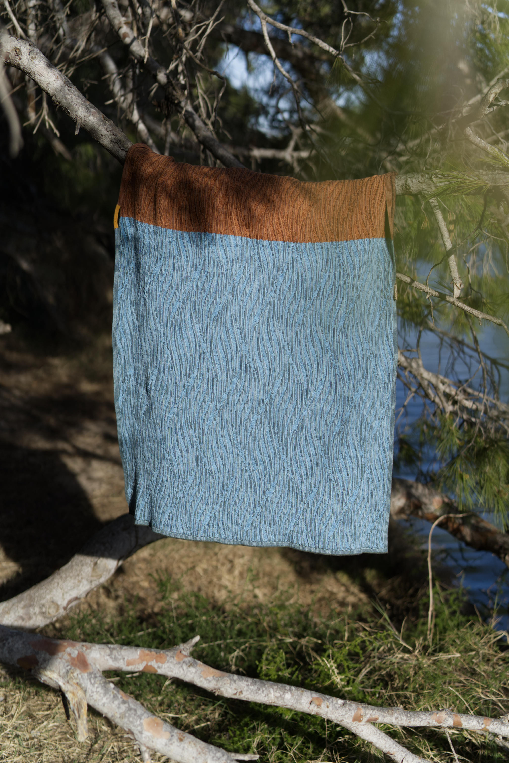 Bath towel in cocoa and teal