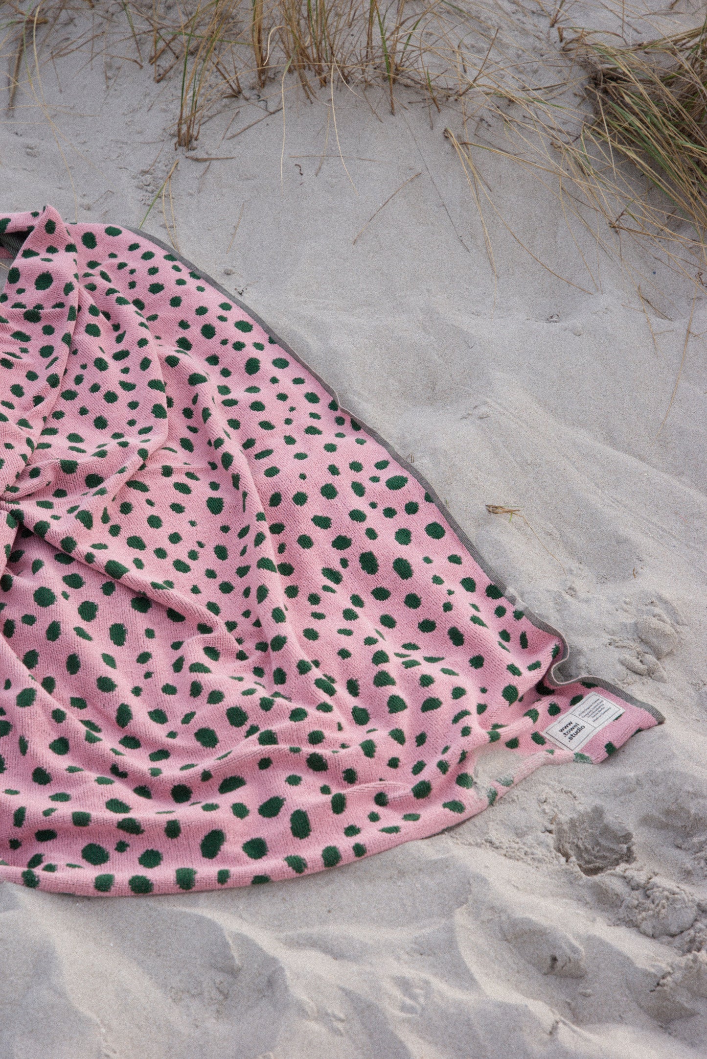 Pebbles Beach Towel | Pink & Green