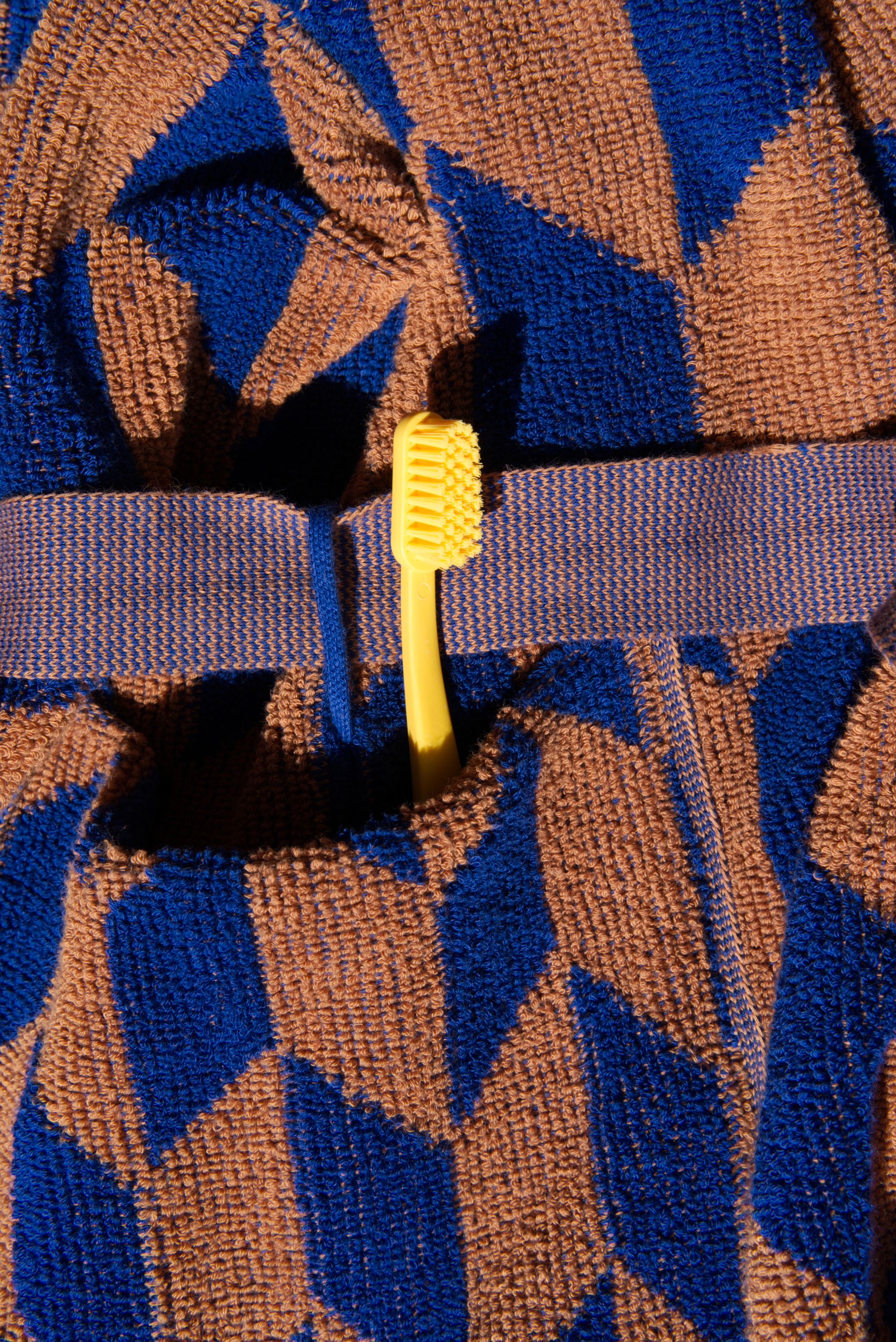 Arrow Tail Bathrobe | Azure & Chestnut