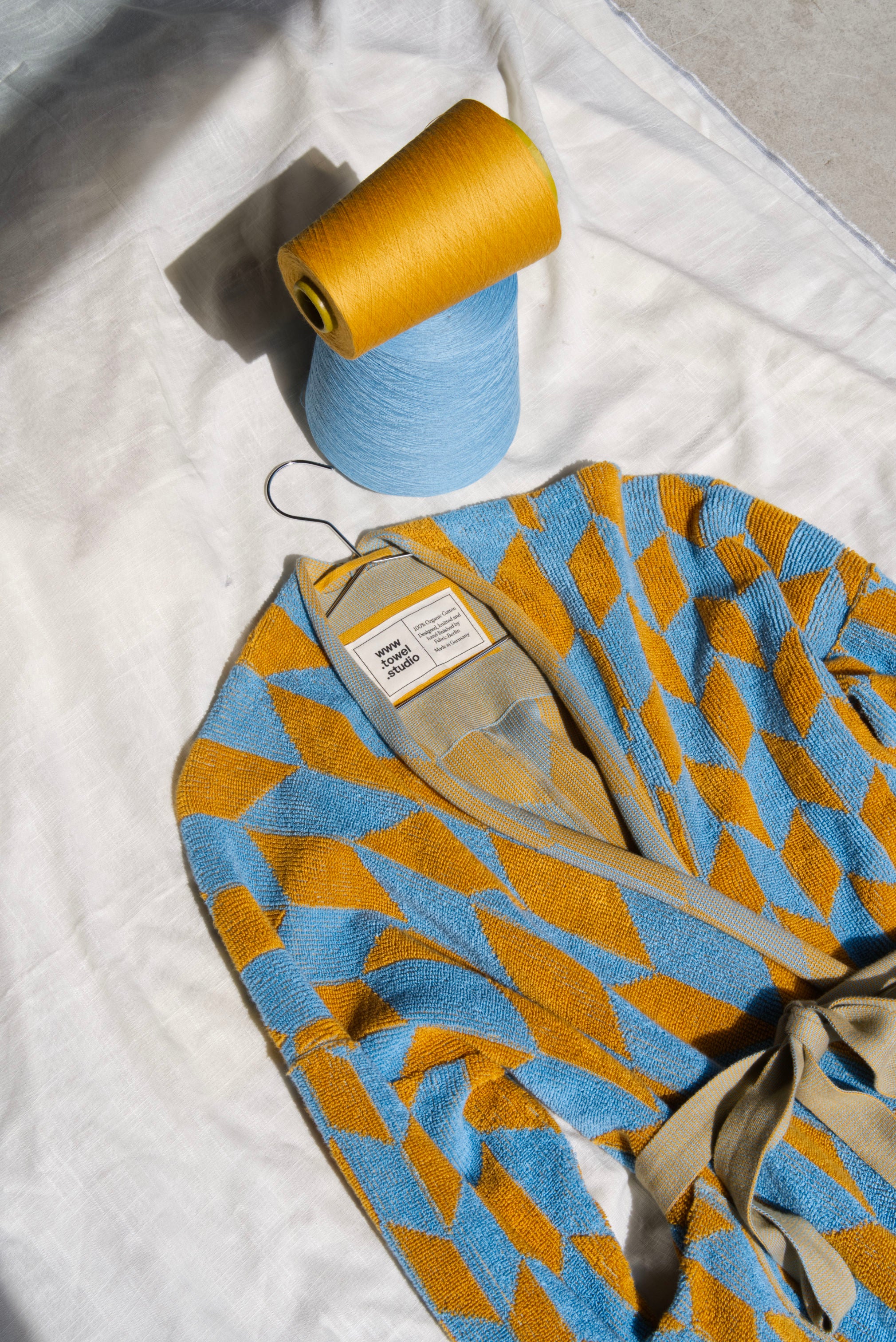 Arrow Tail Bathrobe | Caramel & Sky