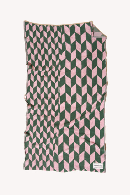 Arrow Tail Badetuch | Pink & Green