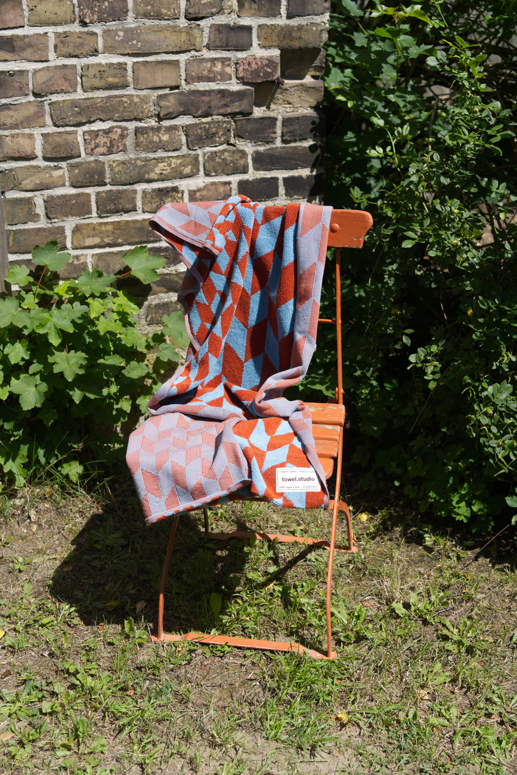 Arrow Tail Bath Towel | Sky & Brick