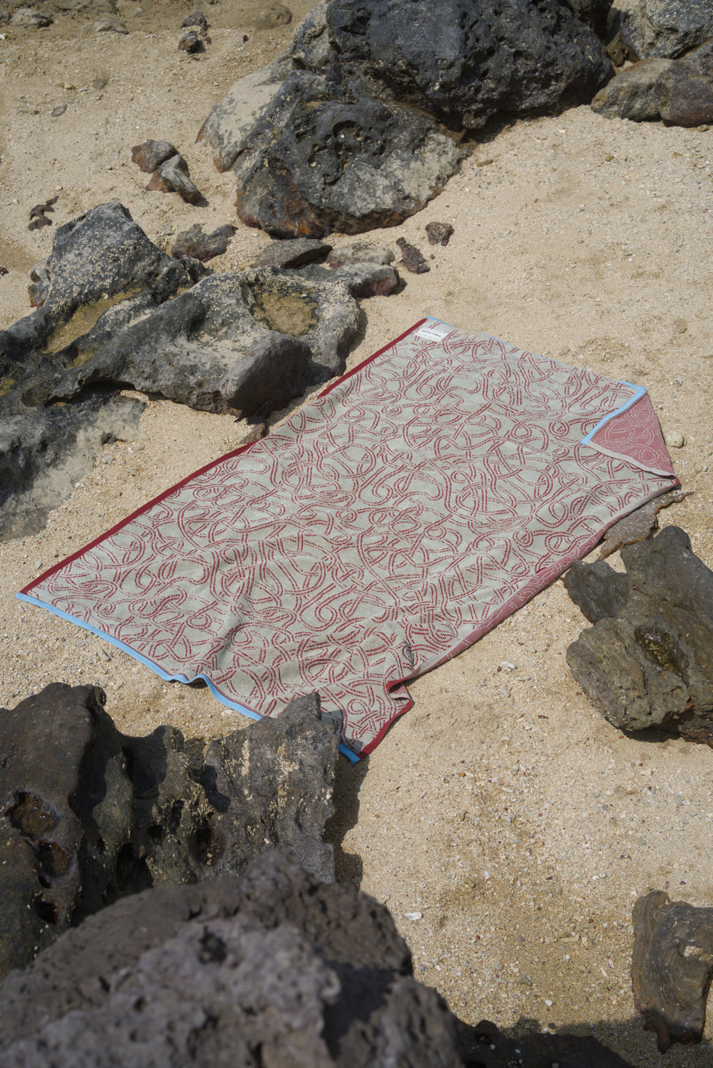 Cable Jumble Beach Towel | Burgundy