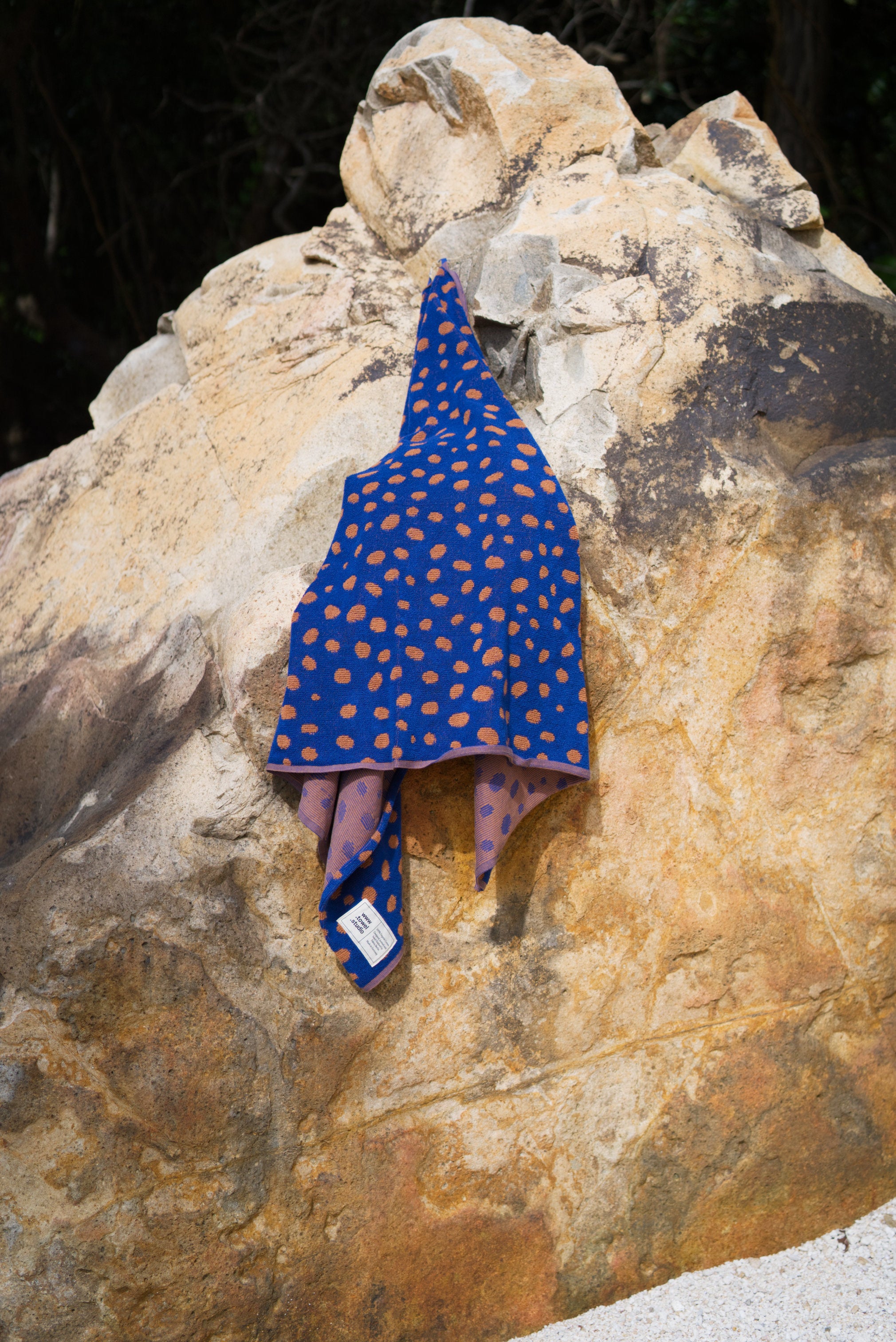 Pebbles Beach Towel | Azure & Chestnut