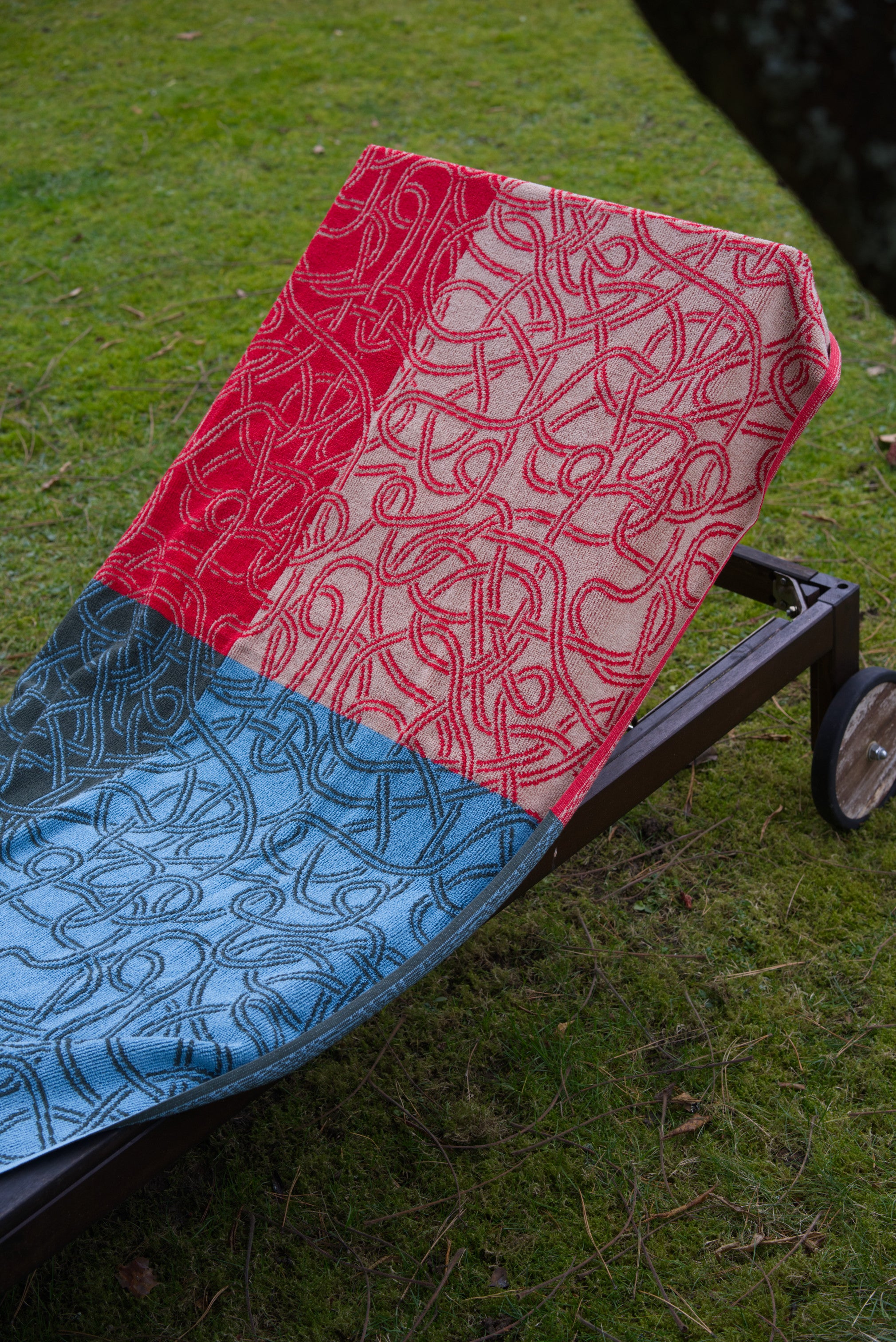 Cable Jumble Blanket Towel | Poppy