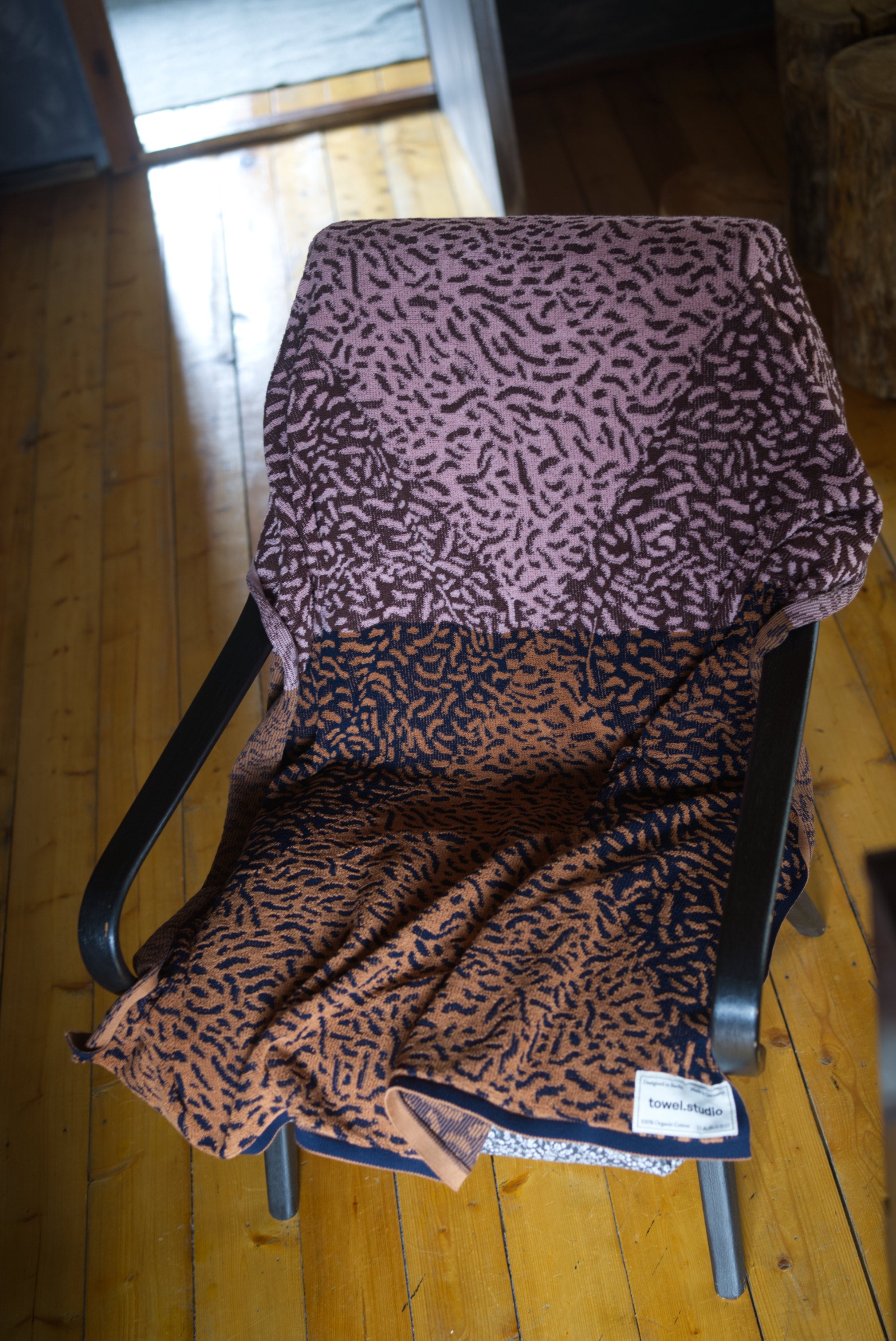 Worm Blanket Towel | Plum Blossom