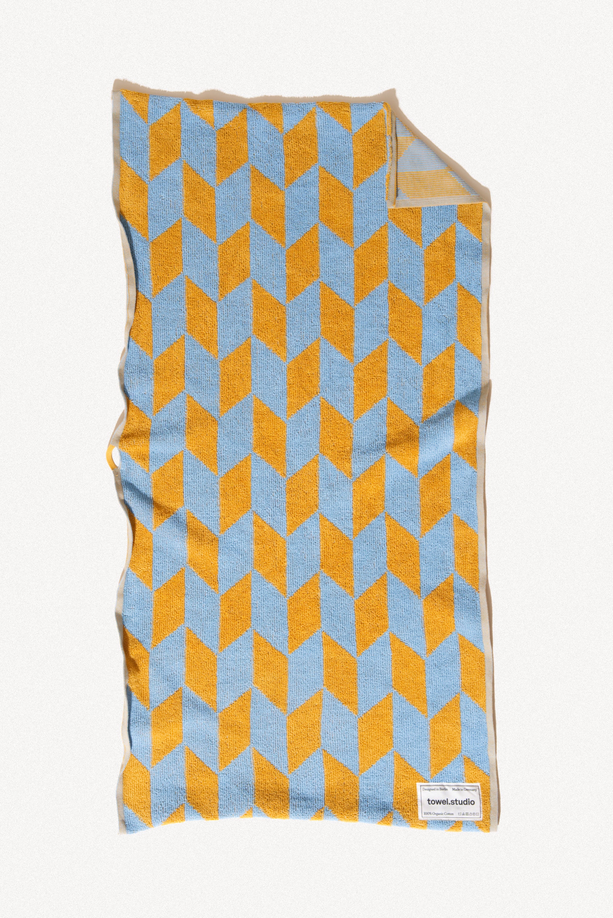 Arrow Tail Gym Towel | Caramel & Sky