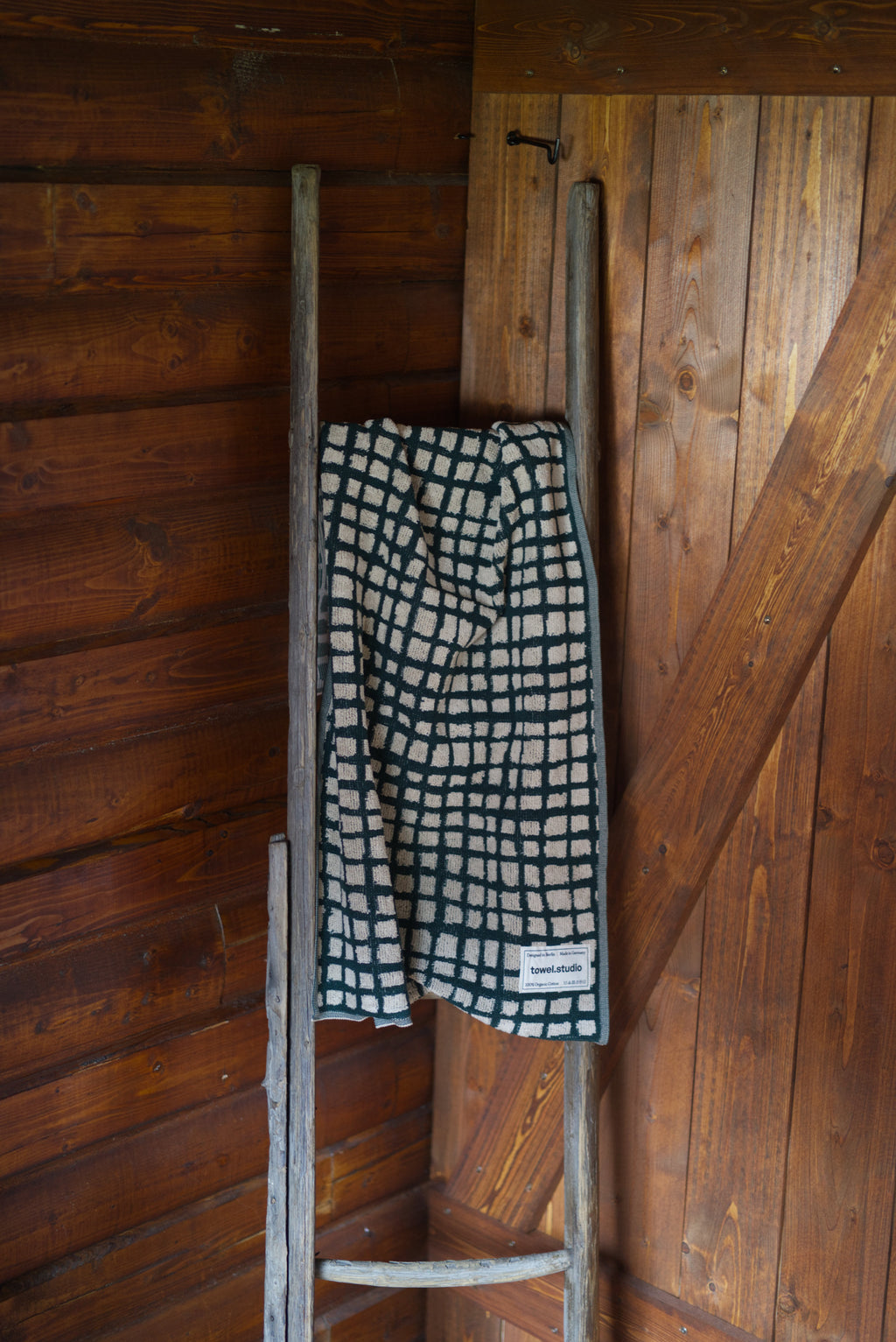 Bold Grid Gym Towel | Forest Green