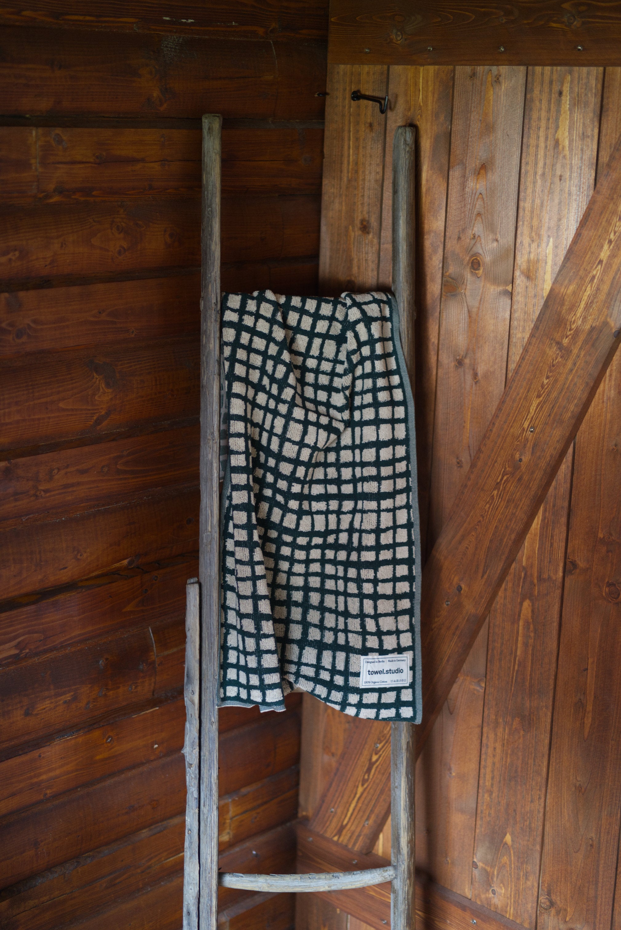 Bold Grid Gym Towel | Forest Green
