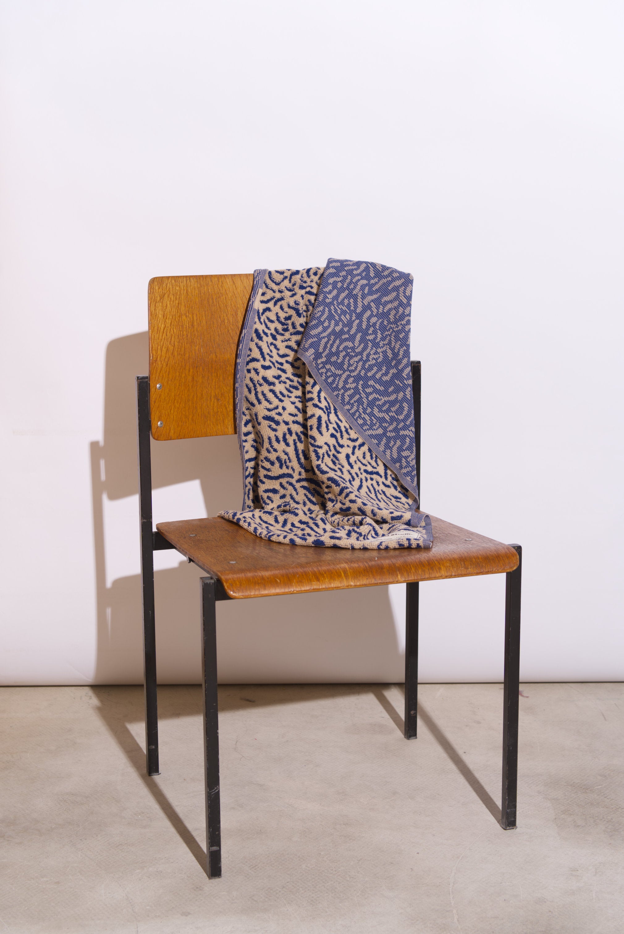 Worm Gym Towel | Electric Blue