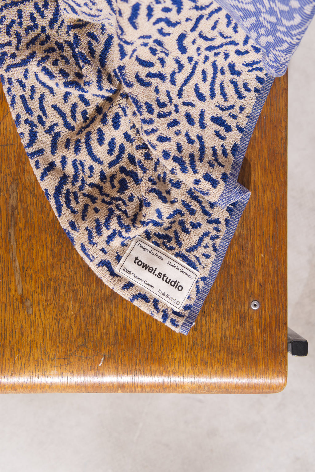 Worm Gym Towel | Electric Blue