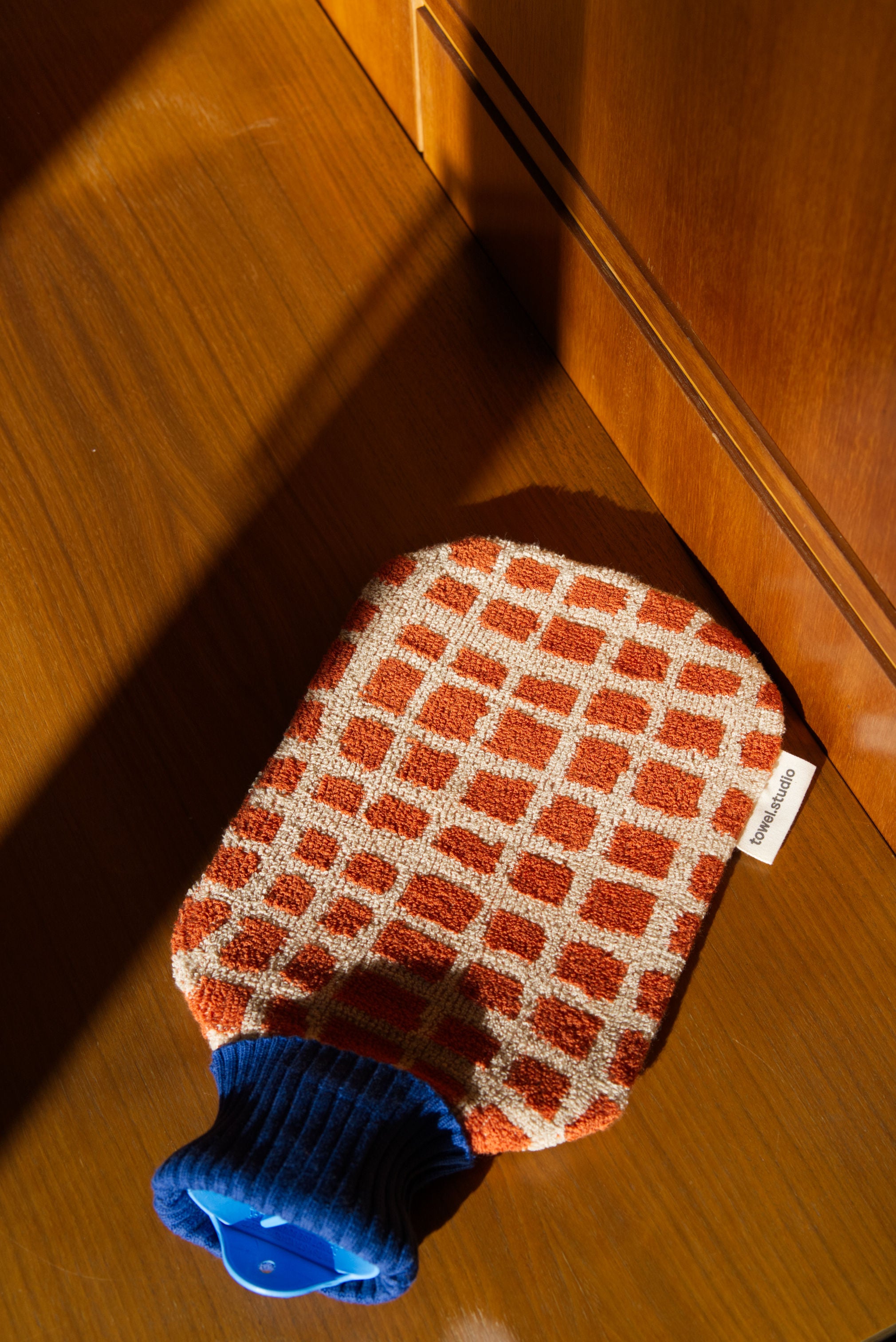 Bold Grid Hot Water Bottle | Barn | Small (0.8 Liter)