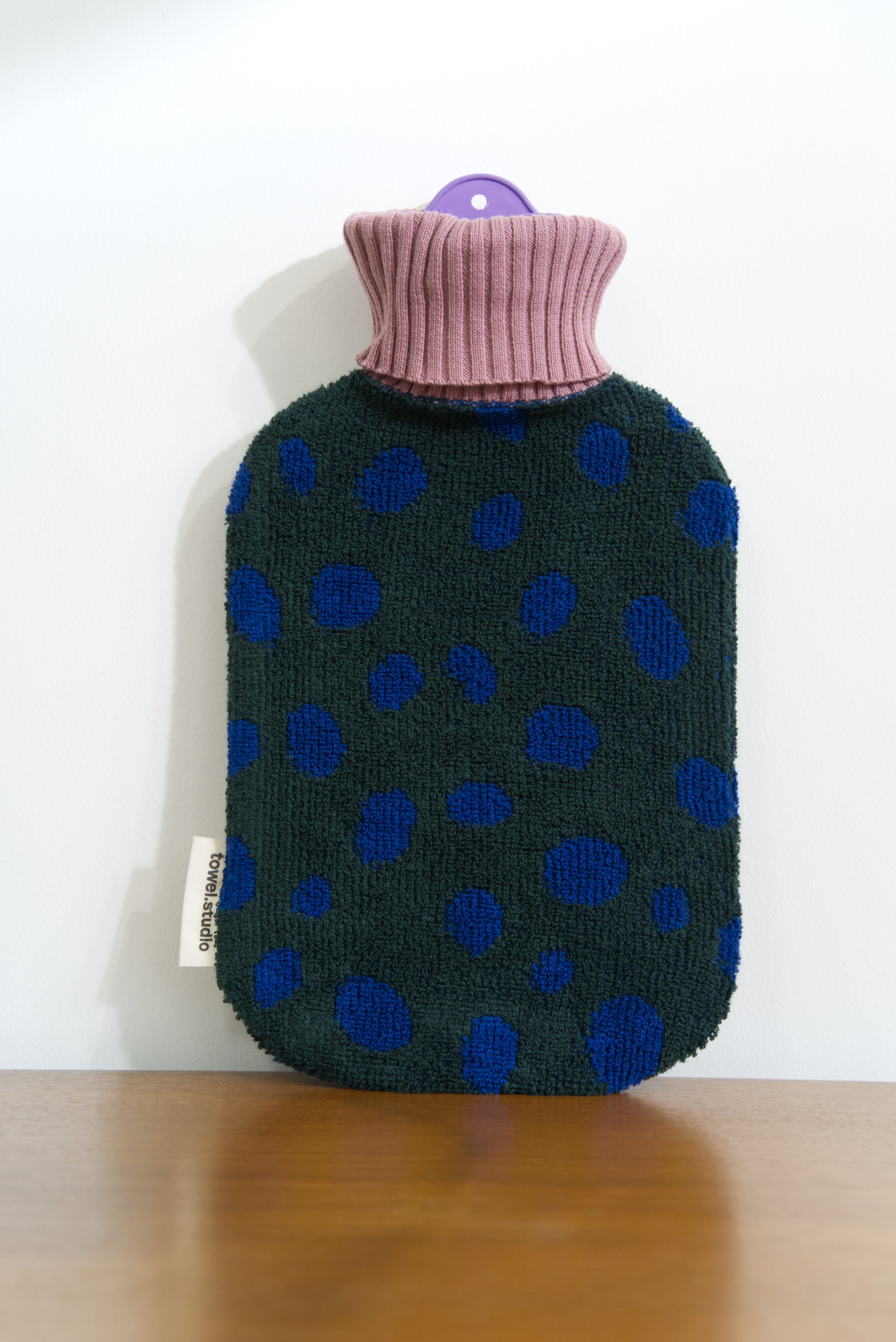 Pebbles Hot Water Bottle | Grapevine | Large (2 Liter)