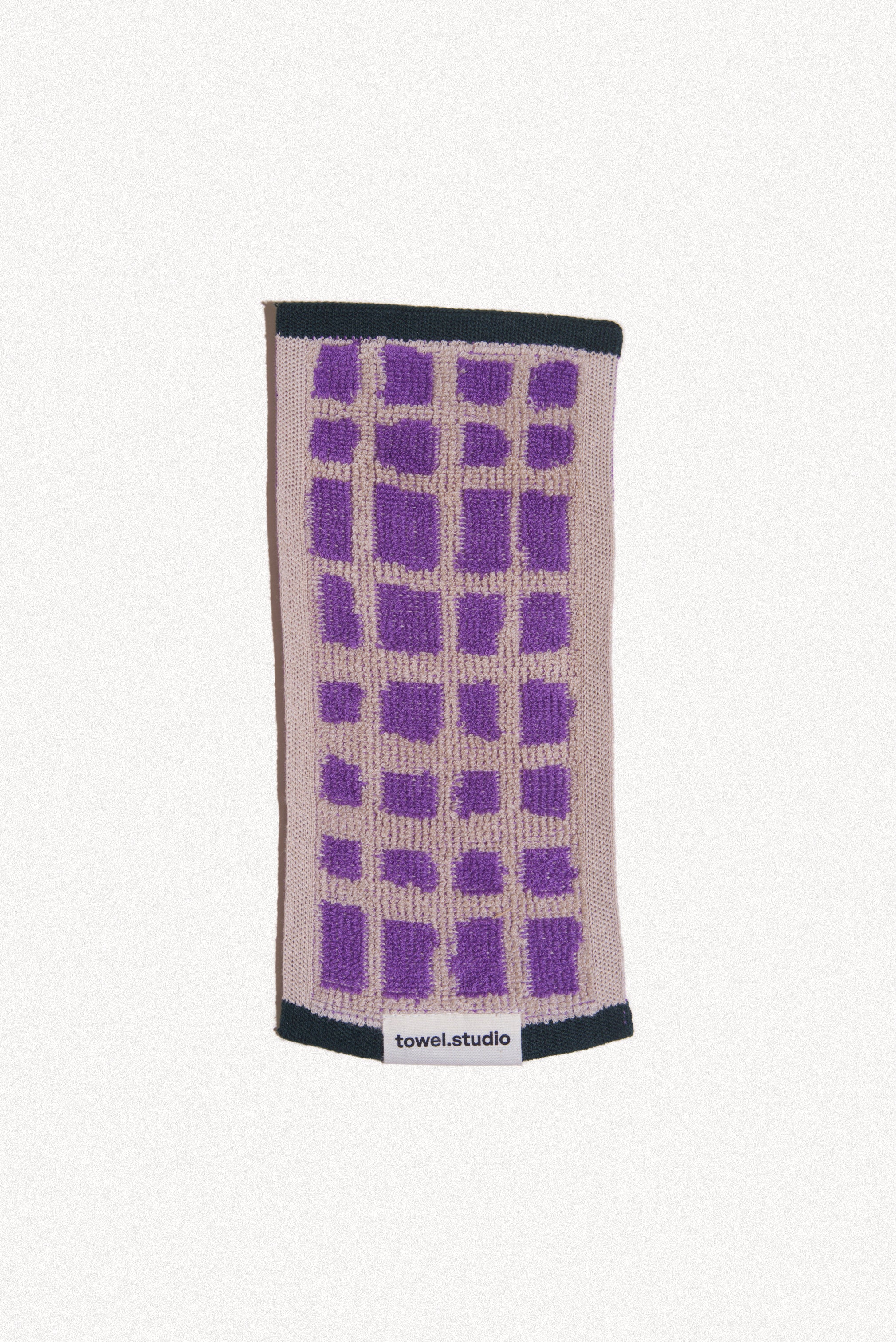 Bold Grid Pocket Towel | Amethyst