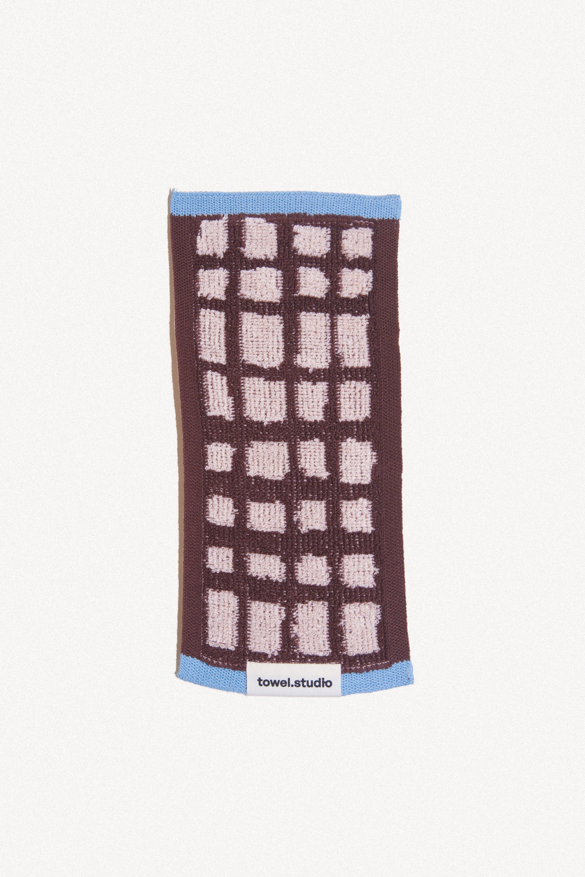 Bold Grid Pocket Towel | Mocha & Cream