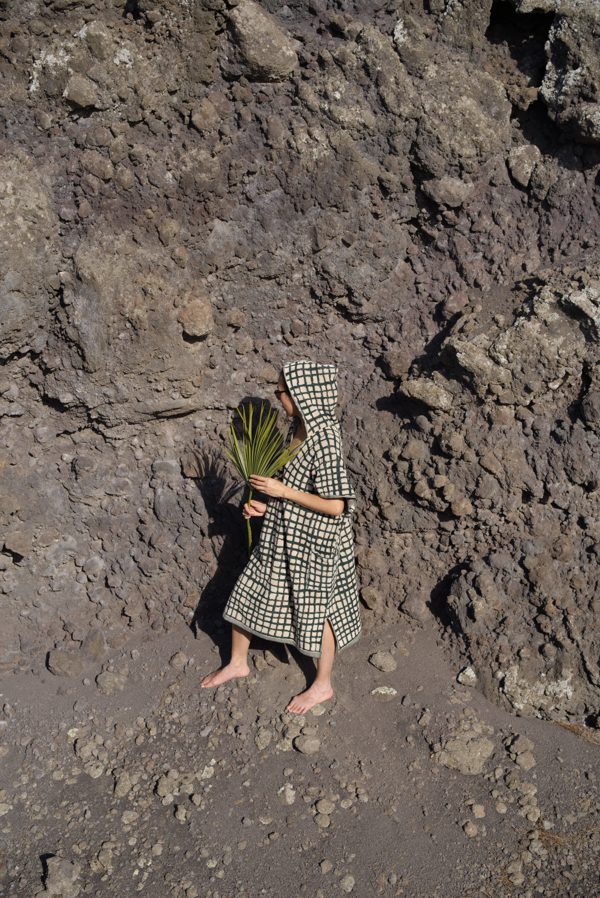 Bold Grid Surf Poncho | Forest Green towel.studio Bold Grid Surf Poncho | Forest Green towel.studio