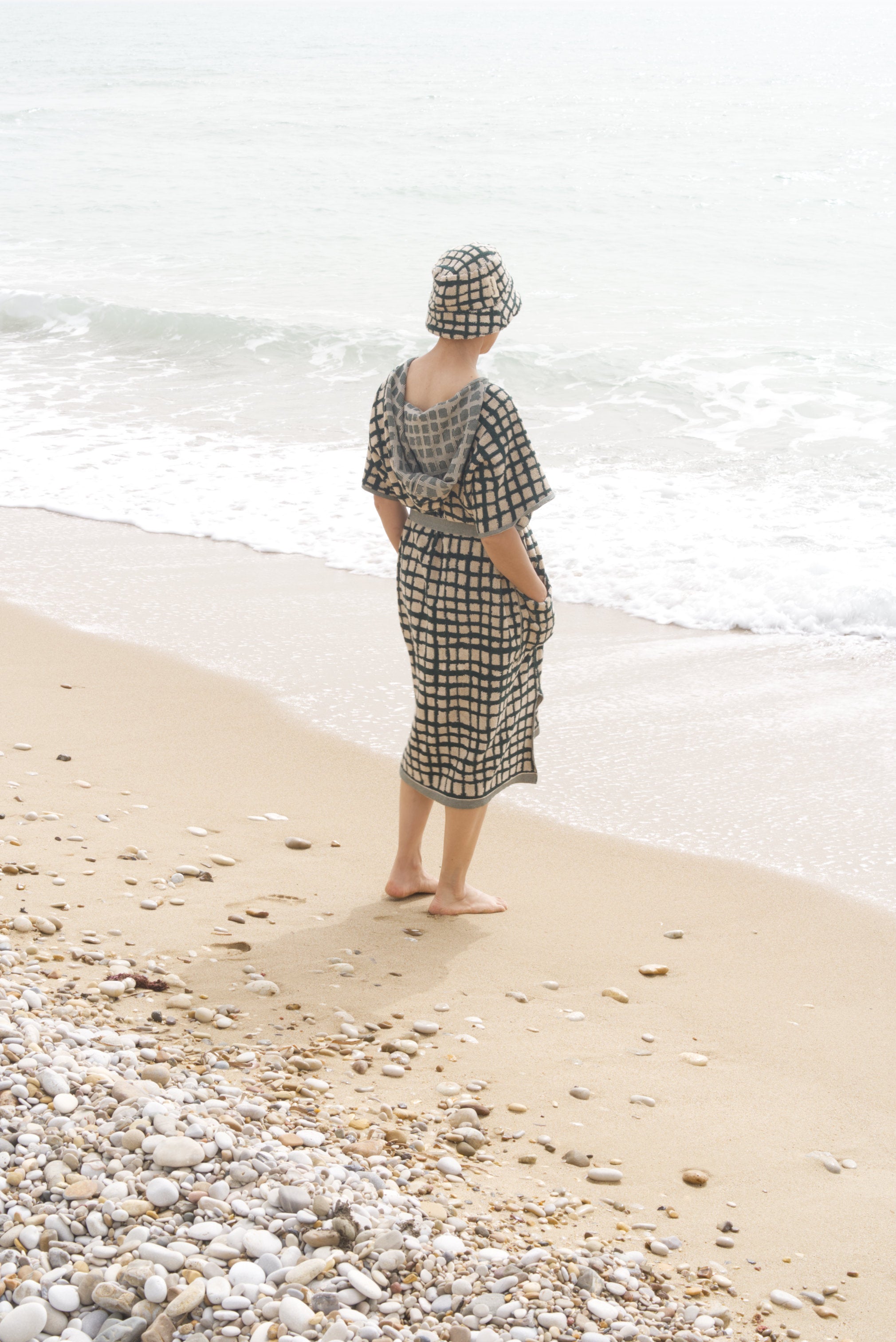 Bold Grid Surf Poncho | Forest Green towel.studio Bold Grid Surf Poncho | Forest Green towel.studio
