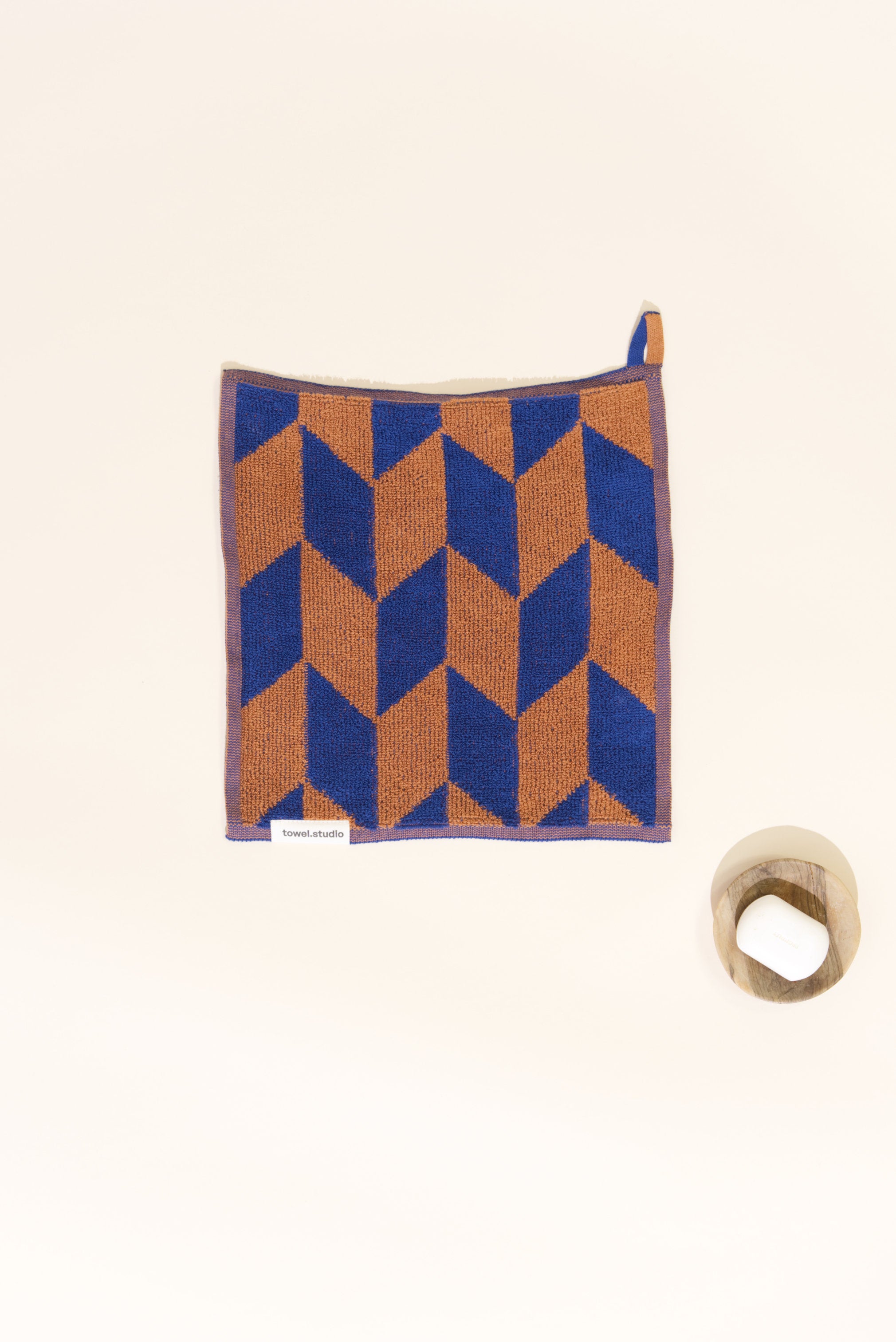 Arrow Tail Wash Cloth | Azure & Chestnut