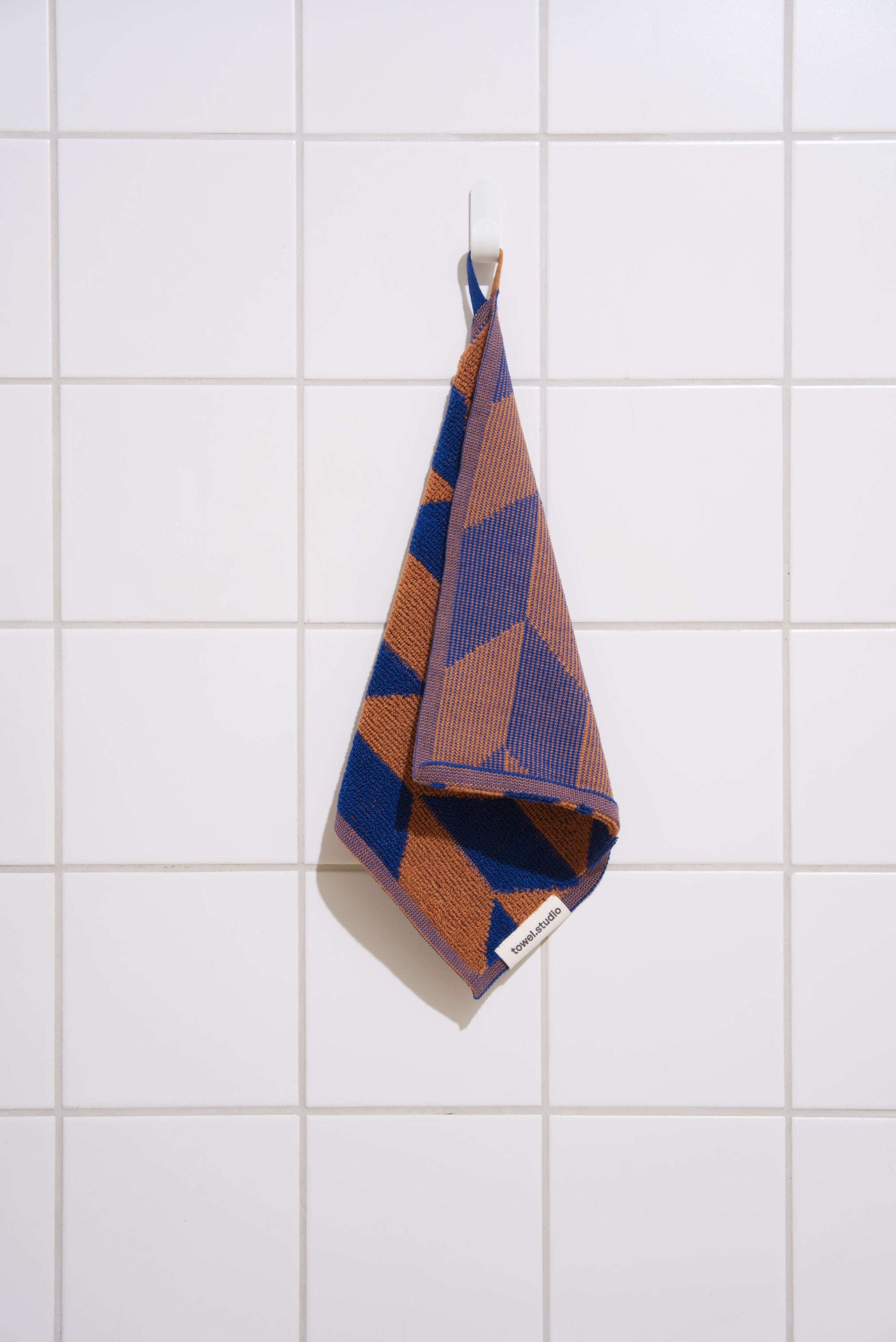 Arrow Tail Wash Cloth | Azure & Chestnut