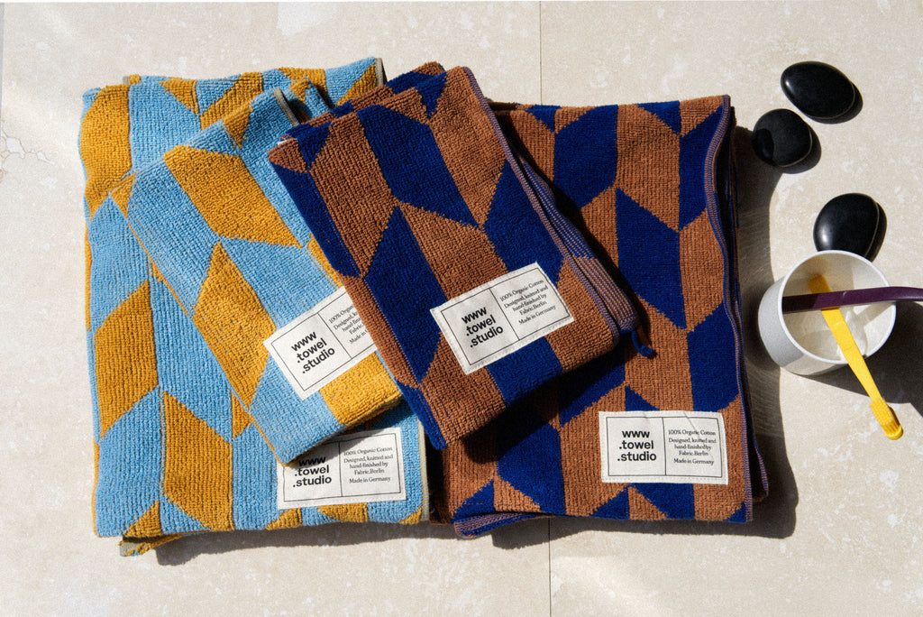 Arrow Tail 4 Pcs Set | Bath & Guest Towels x 2 Colors | Azure & Chestnut + Caramel & Sky