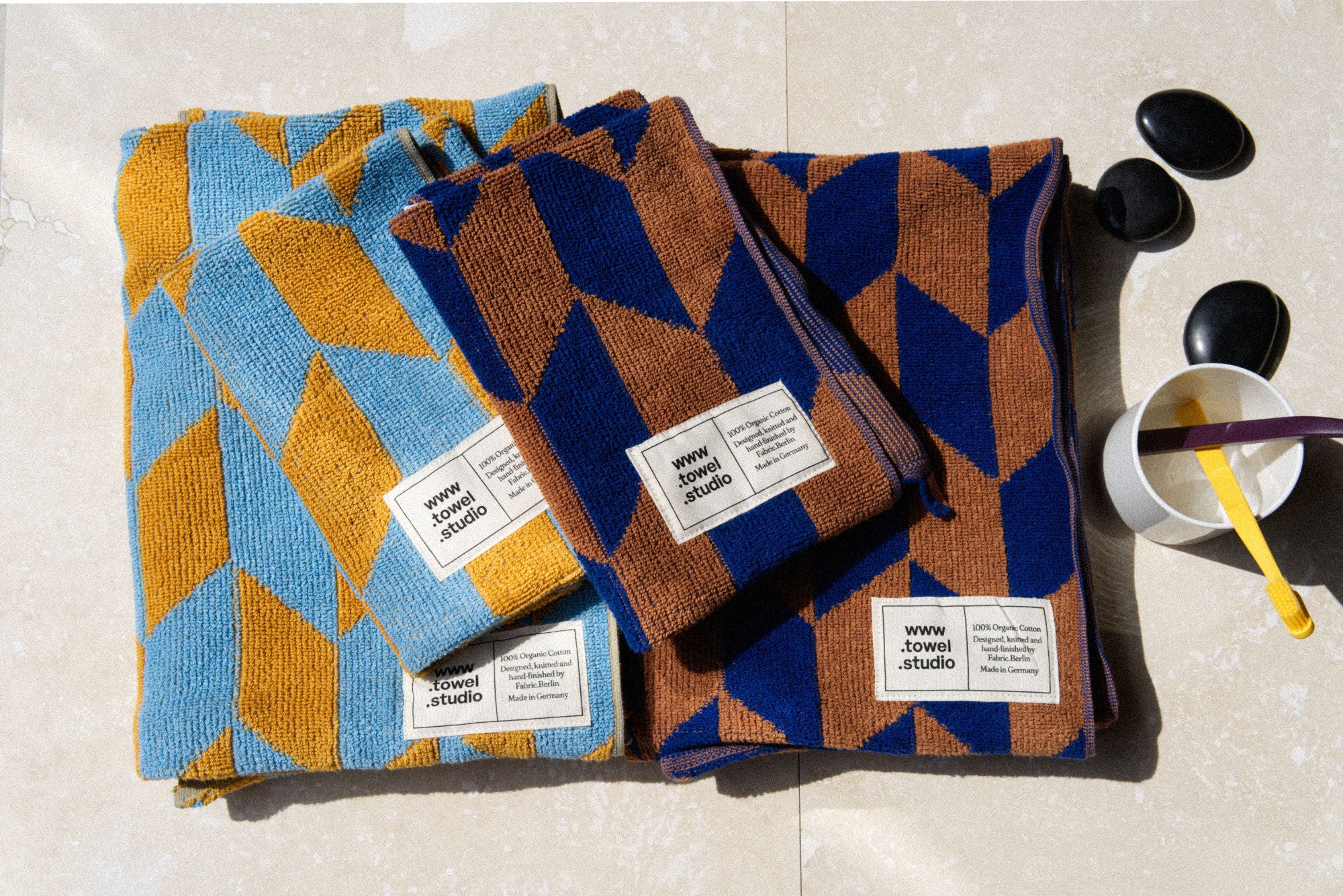 Arrow Tail 4 Pcs Set | Bath & Guest Towels x 2 Colors | Azure & Chestnut + Caramel & Sky