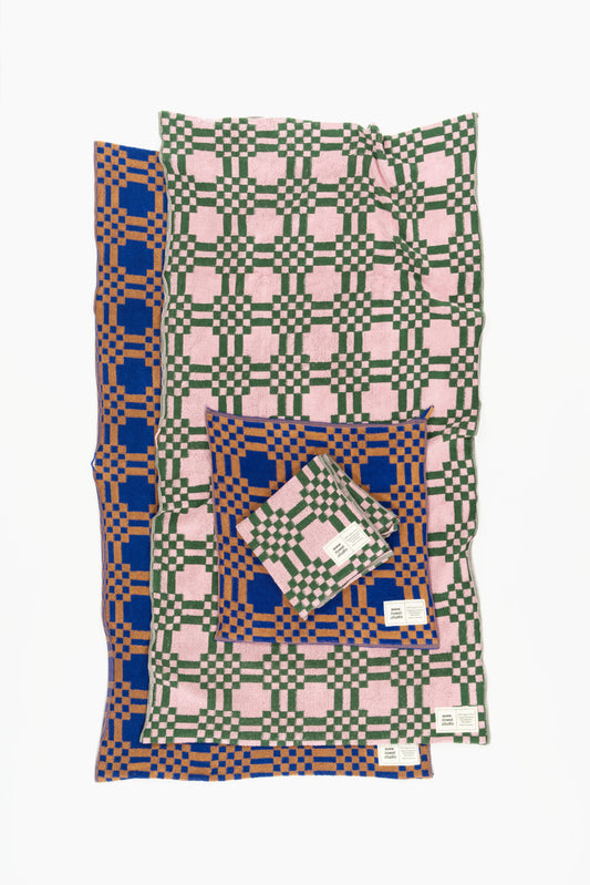Weave 4 Stk. Set | Bade- & Gästehandtücher x 2 Farben | Azure & Chestnut + Pink & Green